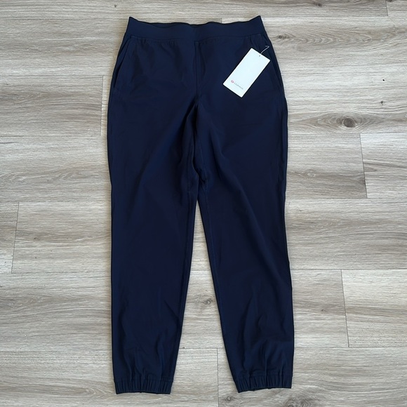 Lululemon Adapted State High-Rise Jogger
Magnetic Closures - Picture 8 of 12